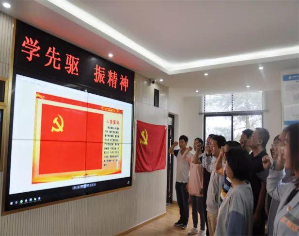 区科协开展庆七一 “学先驱  振精神” 主题党日活动