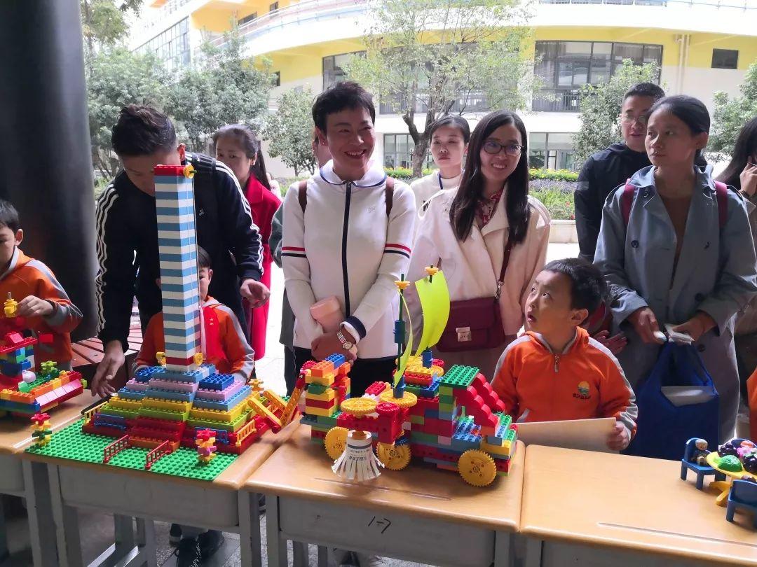 西山区第九届学生机器人竞赛活动圆满举办 西山区第九届学生机器人竞赛活动圆满举办