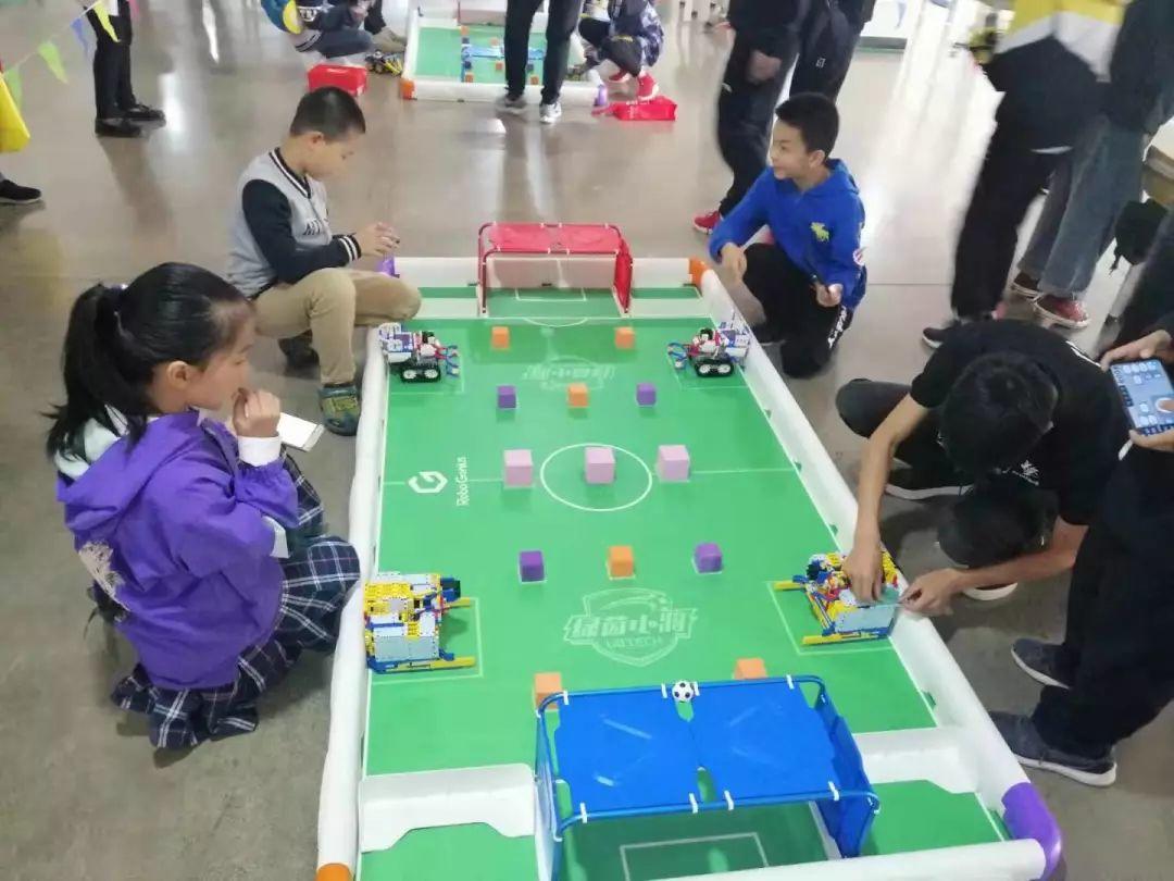 西山区第九届学生机器人竞赛活动圆满举办 西山区第九届学生机器人竞赛活动圆满举办