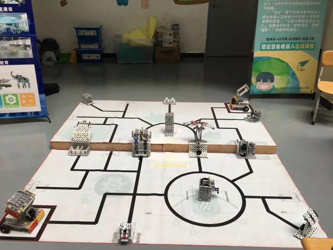 西山区第九届学生机器人竞赛活动圆满举办 西山区第九届学生机器人竞赛活动圆满举办