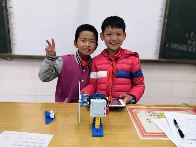 【校园简讯】玩转三点半——2019五华区外国语实验小学课后服务成果汇报 【校园简讯】玩转三点半——2019五华区外国语实验小学课后服务成果汇报