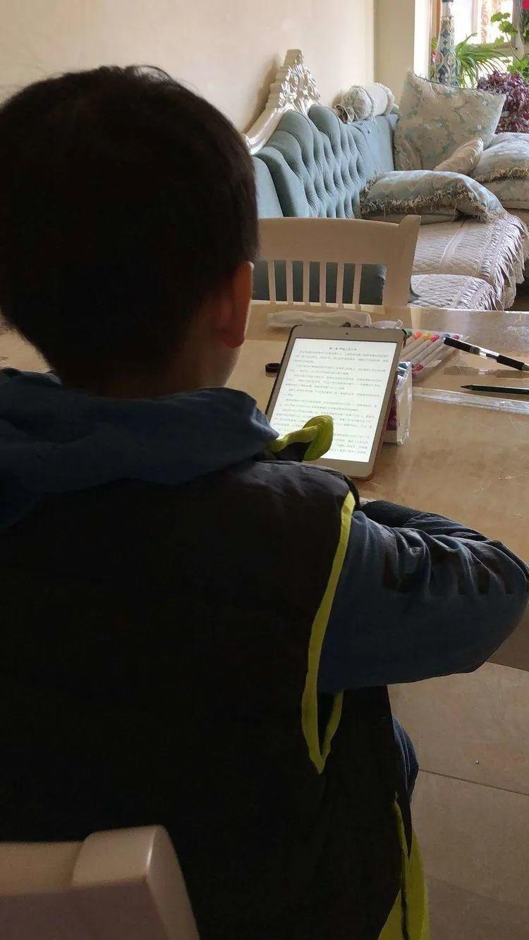 【线上学习分享】停课不停学 抗疫共成长——五华区外国语实验小学五年级线上学习小结 【线上学习分享】停课不停学 抗疫共成长——五华区外国语实验小学五年级线上学习小结