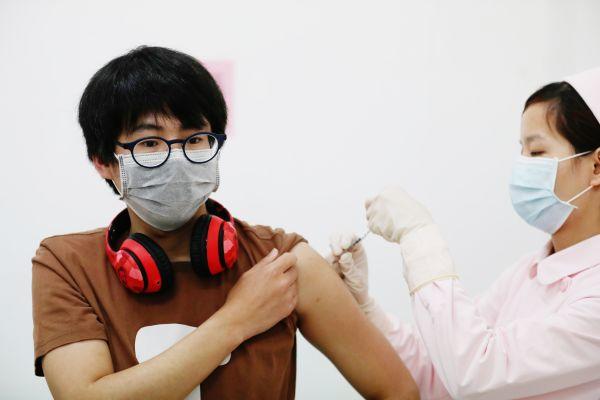 【特别关注】这些老师和学生成为新冠疫苗首批志愿者,他们的勇气刷屏了…… 【特别关注】这些老师和学生成为新冠疫苗首批志愿者,他们的勇气刷屏了……
