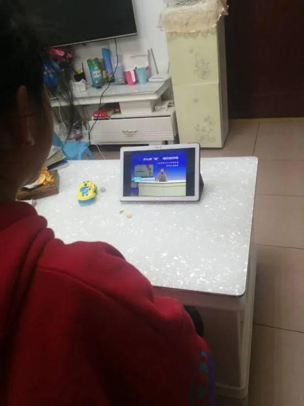 【线上学习分享】停课不停学 抗疫共成长——五华区外国语实验小学五年级线上学习小结 【线上学习分享】停课不停学 抗疫共成长——五华区外国语实验小学五年级线上学习小结
