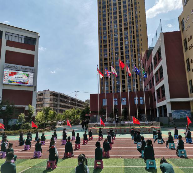 【校园简讯】向阳而生 不负春光——五华外小第11周校会