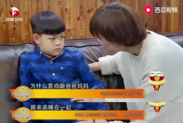 【教育在线】女儿不认真学习，被妈妈拖进大海“吓唬”？恐吓式教育，千万使不得！