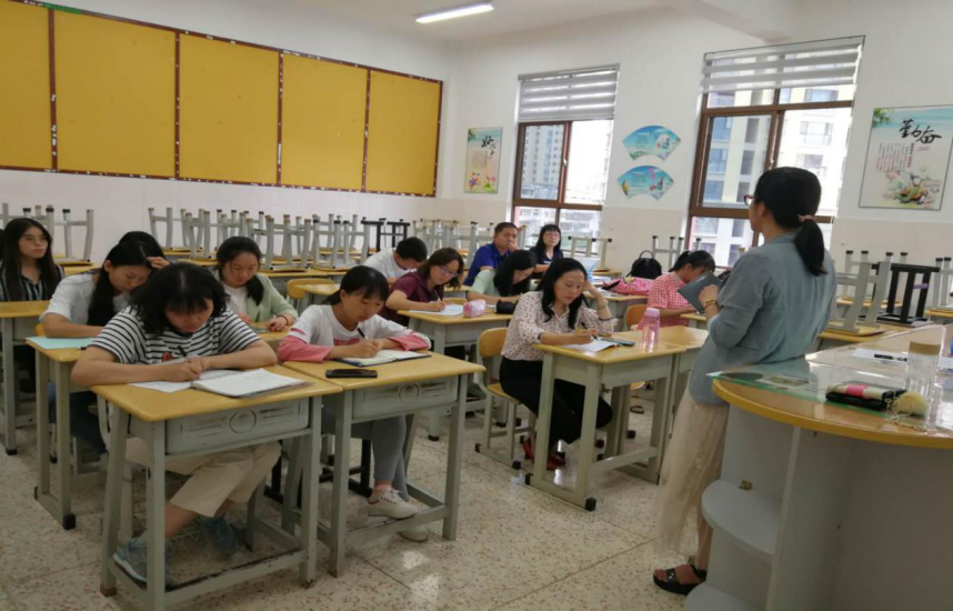 【生命·实践】五华区外国语实验小学三年级第2周工作简讯 【生命·实践】五华区外国语实验小学三年级第2周工作简讯