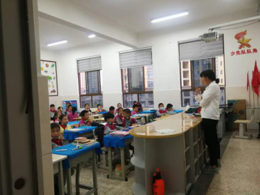 【生命·实践】五华区外国语实验小学三年级第2周工作简讯 【生命·实践】五华区外国语实验小学三年级第2周工作简讯