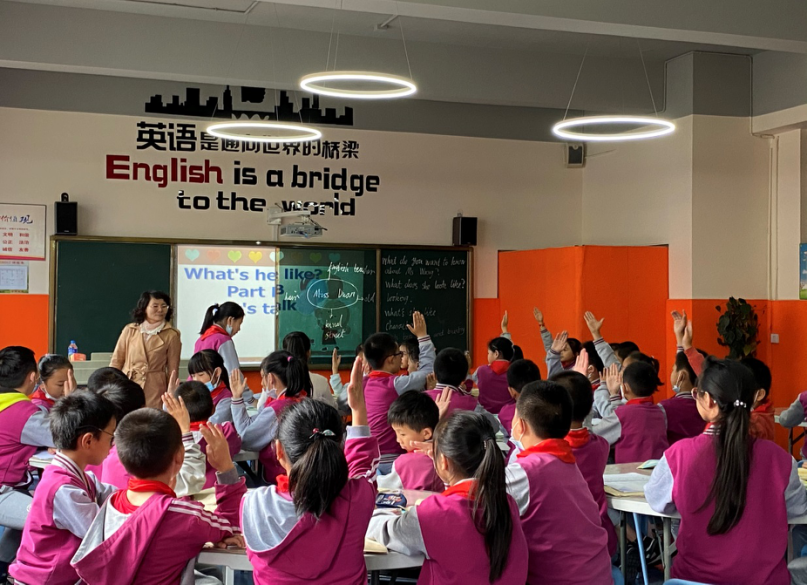 【生命·实践】五华区外国语实验小学英语组教研简讯 【生命·实践】五华区外国语实验小学英语组教研简讯