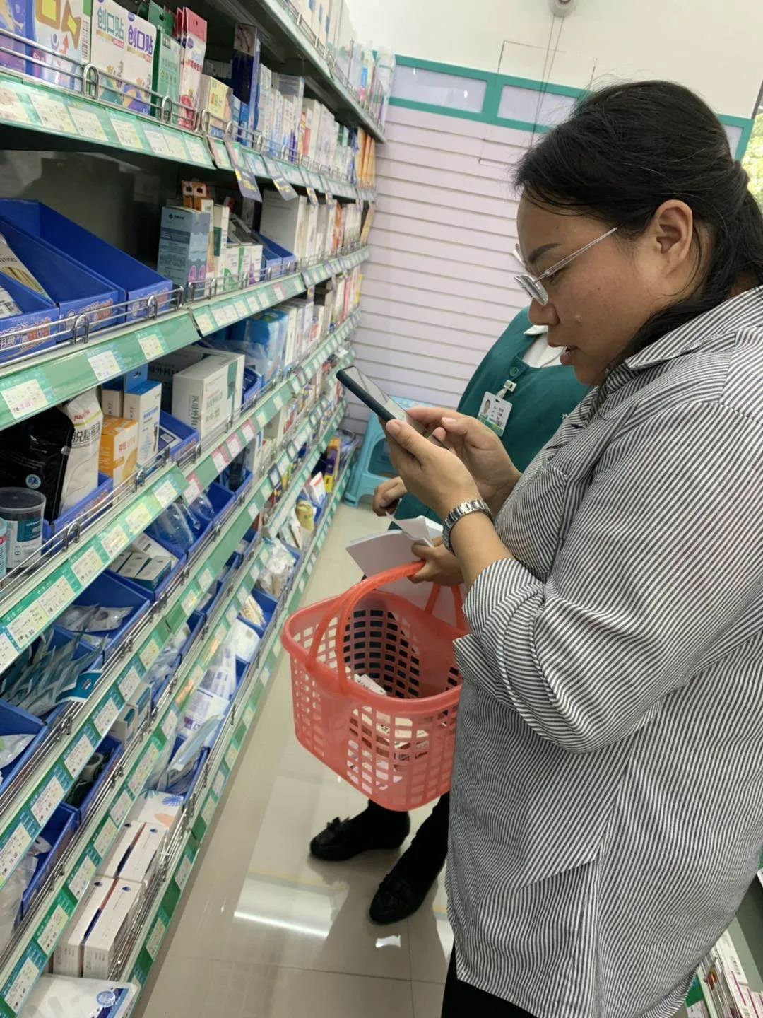 【校园简讯】配备常用药品,关爱学生健康——保障部为班级配备常用药品简讯(第6期) 【校园简讯】配备常用药品,关爱学生健康——保障部为班级配备常用药品简讯(第6期)