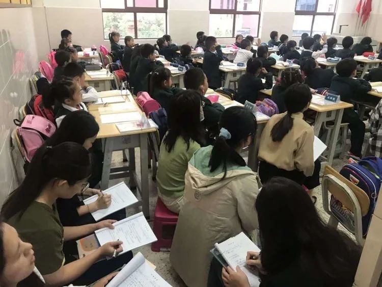 【风采大赛】校园群芳争艳，风景这边独好——记五华区外国语实验小学课堂常规风采大赛（一）