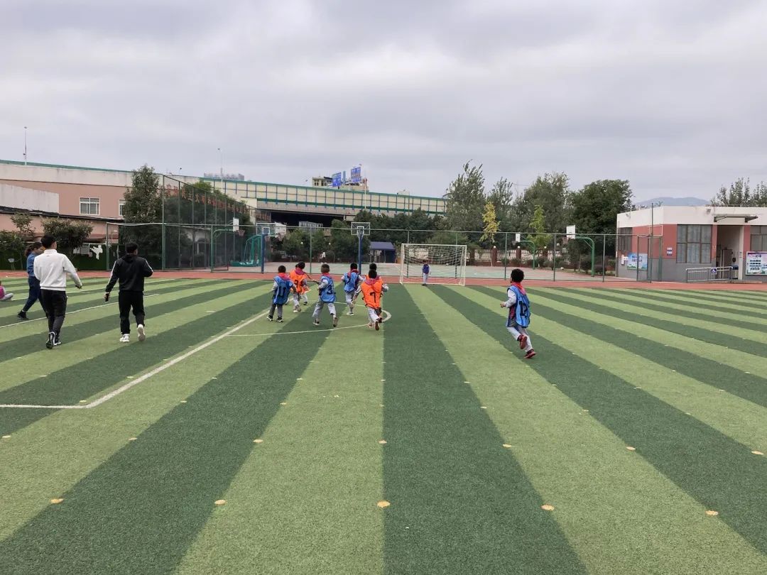 【校园简讯】五华区外国语实验小学二年级简讯 【校园简讯】五华区外国语实验小学二年级简讯
