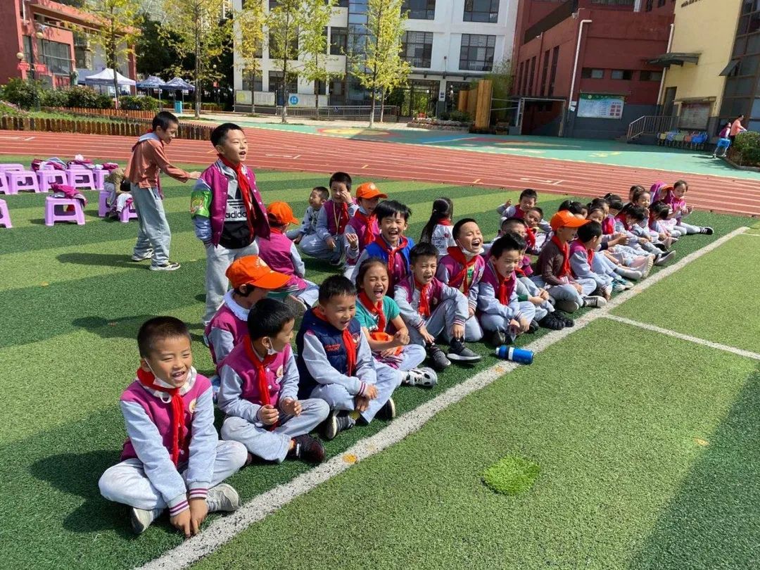 【校园简讯】五华区外国语实验小学二年级简讯 【校园简讯】五华区外国语实验小学二年级简讯