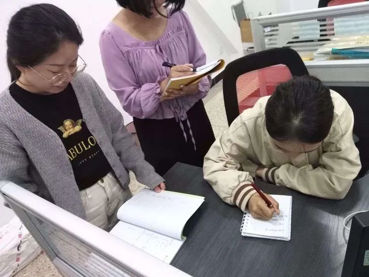 【风采大赛】校园群芳争艳,风景这边独好——记五华区外国语实验小学课堂常规风采大赛(一) 【风采大赛】校园群芳争艳,风景这边独好——记五华区外国语实验小学课堂常规风采大赛(一)