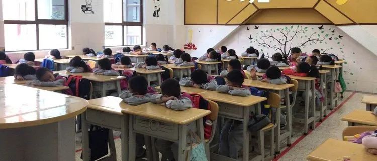 【风采大赛】校园群芳争艳，风景这边独好——记五华区外国语实验小学课堂常规风采大赛（一）