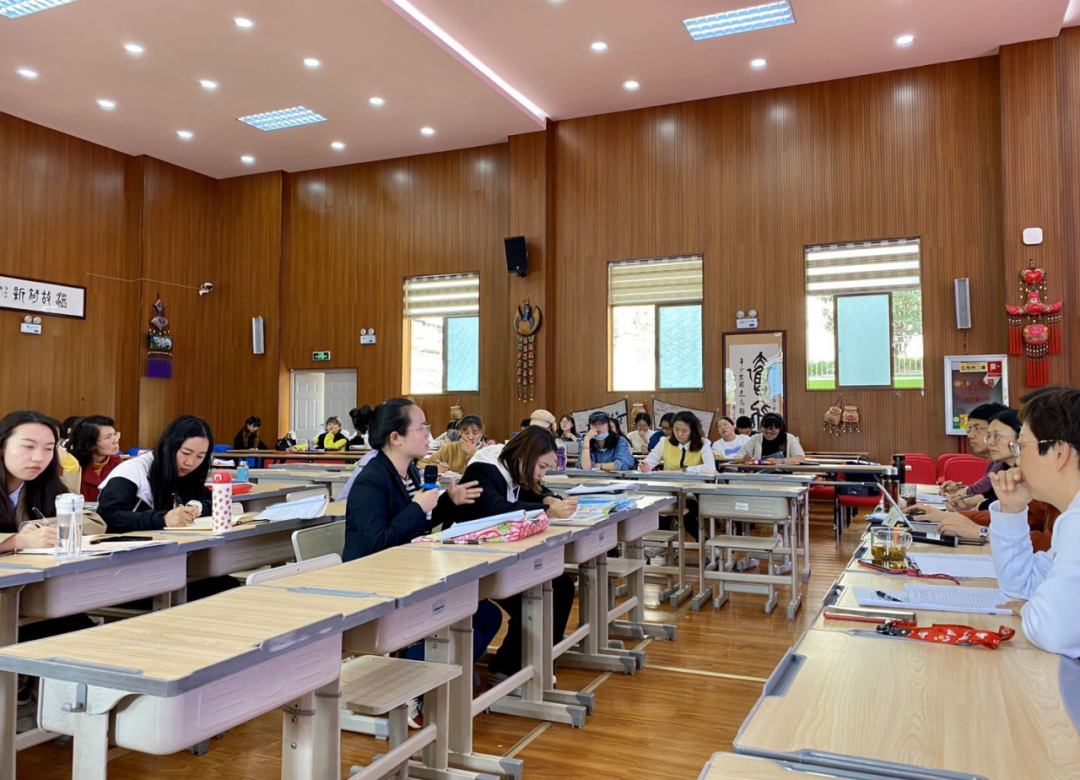 【生命·实践】“新”基础“心”起点五华外小英语学科研讨课