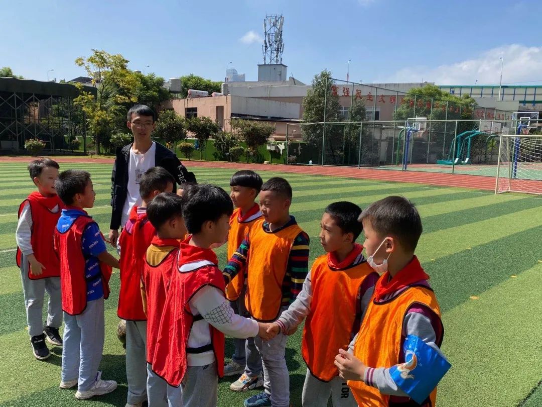 【校园简讯】五华区外国语实验小学二年级简讯 【校园简讯】五华区外国语实验小学二年级简讯