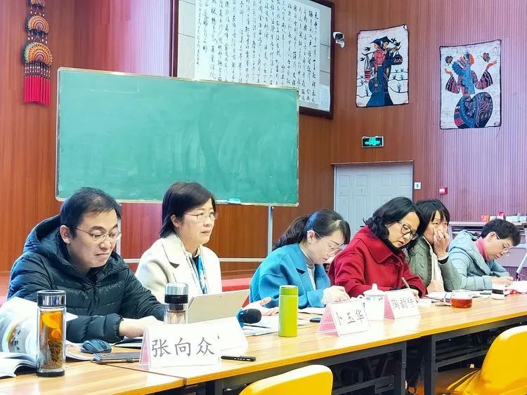 【生命·实践】善学善思 做幸福的新基础人——卜玉华教授一行到五华外小指导英语学科研讨活动 【生命·实践】善学善思 做幸福的新基础人——卜玉华教授一行到五华外小指导英语学科研讨活动