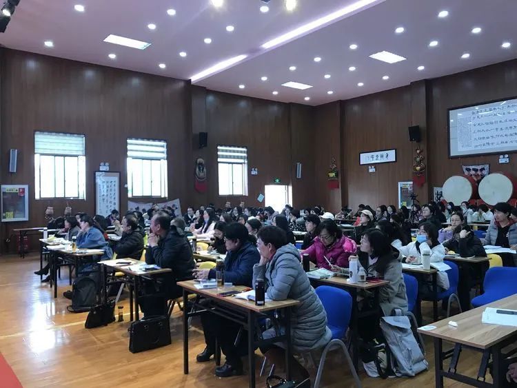 【生命·实践】善学善思 做幸福的新基础人——卜玉华教授一行到五华外小指导英语学科研讨活动 【生命·实践】善学善思 做幸福的新基础人——卜玉华教授一行到五华外小指导英语学科研讨活动