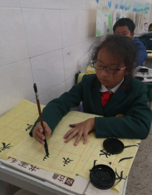 【校园简讯】五华区外国语实验小学课后服务—— 书法日记 【校园简讯】五华区外国语实验小学课后服务—— 书法日记