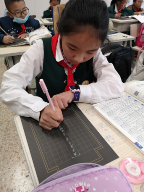 【校园简讯】五华区外国语实验小学课后服务—— 书法日记