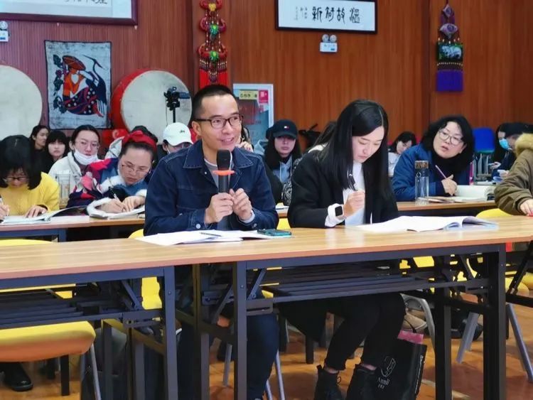【生命·实践】善学善思 做幸福的新基础人——卜玉华教授一行到五华外小指导英语学科研讨活动 【生命·实践】善学善思 做幸福的新基础人——卜玉华教授一行到五华外小指导英语学科研讨活动