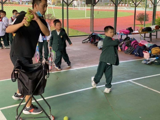 【校园简讯】五华区外国语实验小学课后服务——网球日记