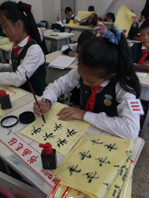 【校园简讯】五华区外国语实验小学课后服务—— 书法日记