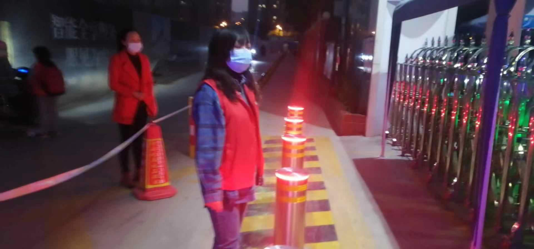 【校园简讯】严守安全红线,确保师生平安——五华外小充分做好疫情防控和校园安全的值班安排 【校园简讯】严守安全红线,确保师生平安——五华外小充分做好疫情防控和校园安全的值班安排