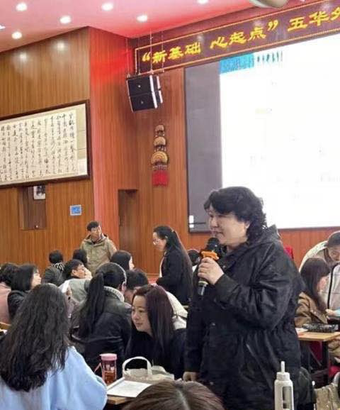 【语文教研简讯】从心出发 向新而行——语文组第一次教研 【语文教研简讯】从心出发 向新而行——语文组第一次教研