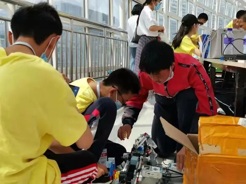五华区青少年在第35届云南省青少年科技创新大赛机器人竞赛中再获佳绩 五华区青少年在第35届云南省青少年科技创新大赛机器人竞赛中再获佳绩