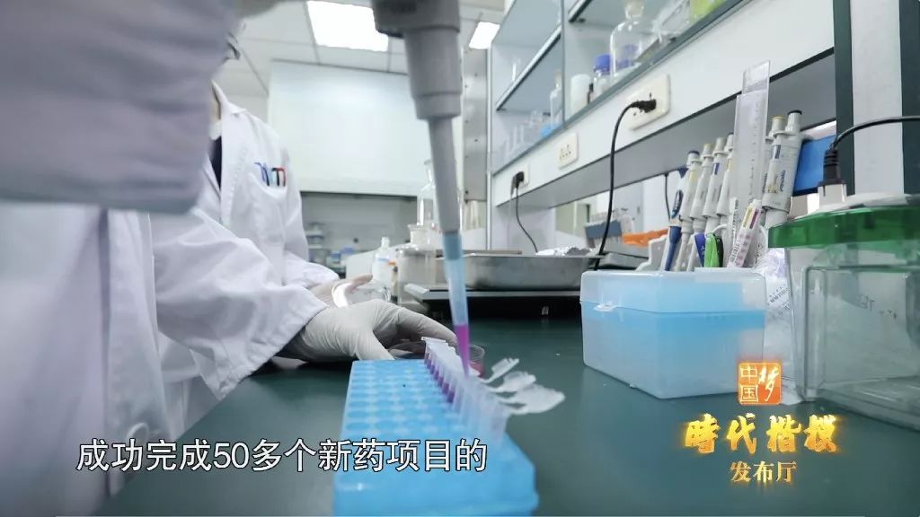 一名造福了2000万患者的医者走了,一个隐藏了25年的秘密被揭开后让人泪目… 一名造福了2000万患者的医者走了,一个隐藏了25年的秘密被揭开后让人泪目…