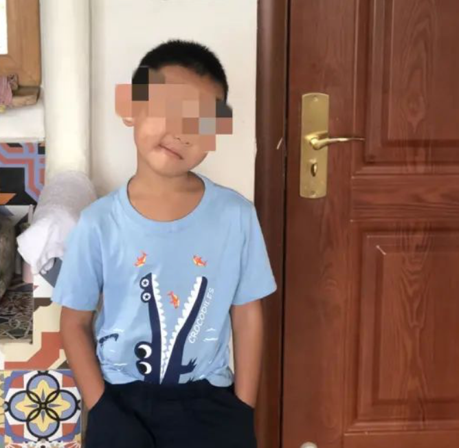 【亲子教育】妈妈和儿子签下“不要喊妈”条约！暑假如何与孩子和平相处，这些建议请家长收藏