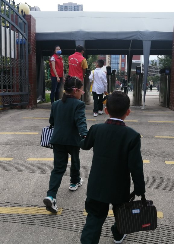 我们开学了,作业不离校,书包不回家——落实“双减”政策,促学生健康成长 我们开学了,作业不离校,书包不回家——落实“双减”政策,促学生健康成长