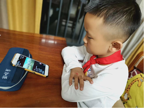 请党放心  强国有我---五华外小师生观看主题云队课教育活动