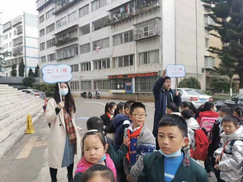 【校园简讯】有序接种 抗疫必胜 【校园简讯】有序接种 抗疫必胜