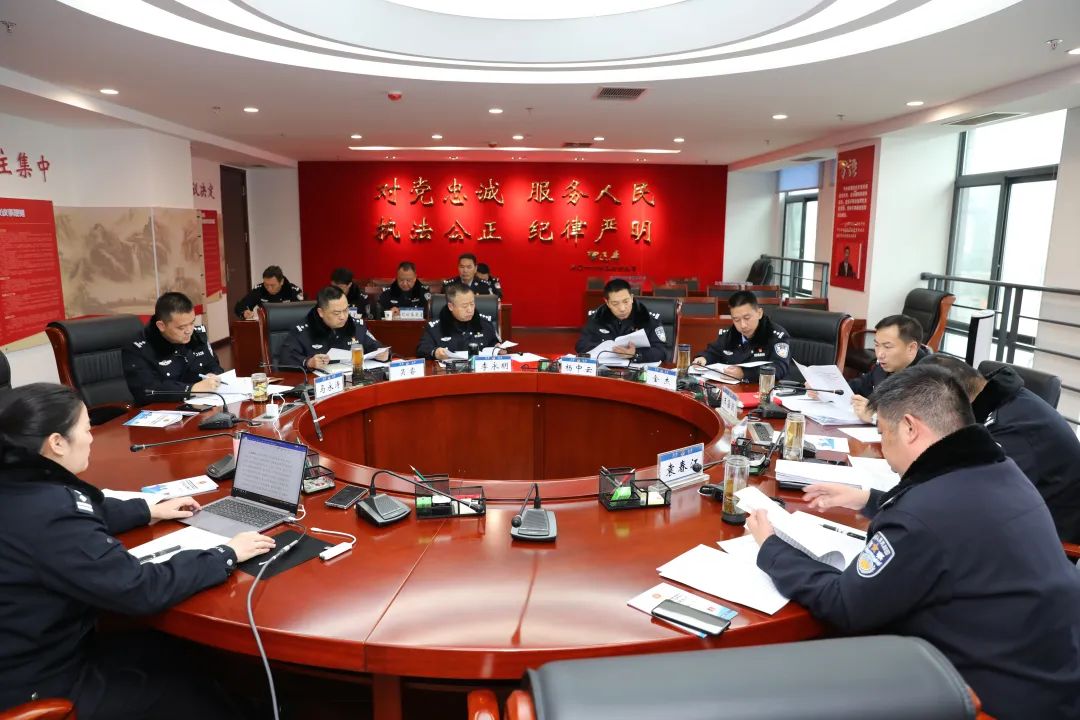 “当好排头兵”大讨论｜五华分局“三项措施”rn推动“当好排头兵”大讨论活动成效初现