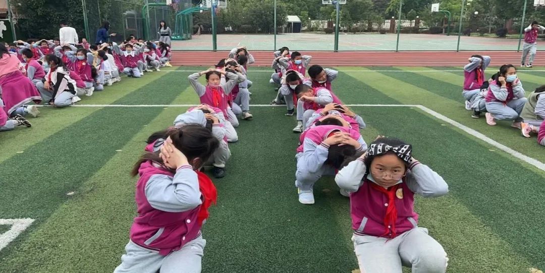 【校园简讯】五华区外国语实验小学2022年防震安全疏散演练活动 【校园简讯】五华区外国语实验小学2022年防震安全疏散演练活动