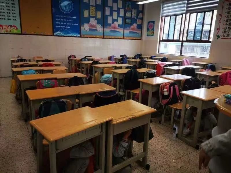 【校园简讯】五华区外国语实验小学2022年防震安全疏散演练活动 【校园简讯】五华区外国语实验小学2022年防震安全疏散演练活动