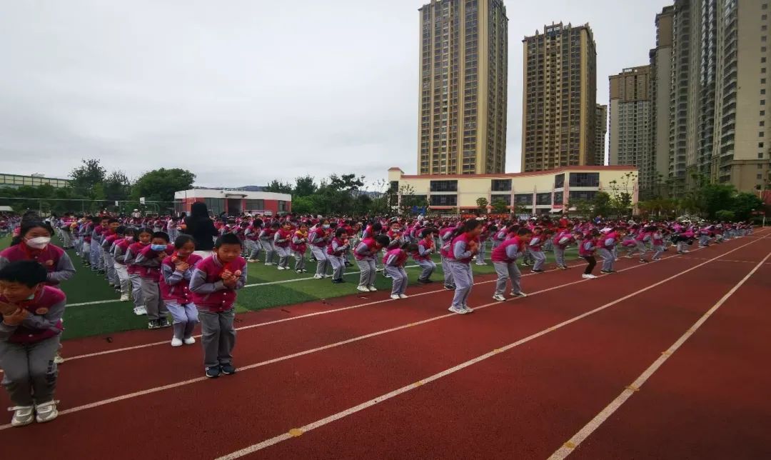 【校园简讯】五华区外国语实验小学2022年防震安全疏散演练活动