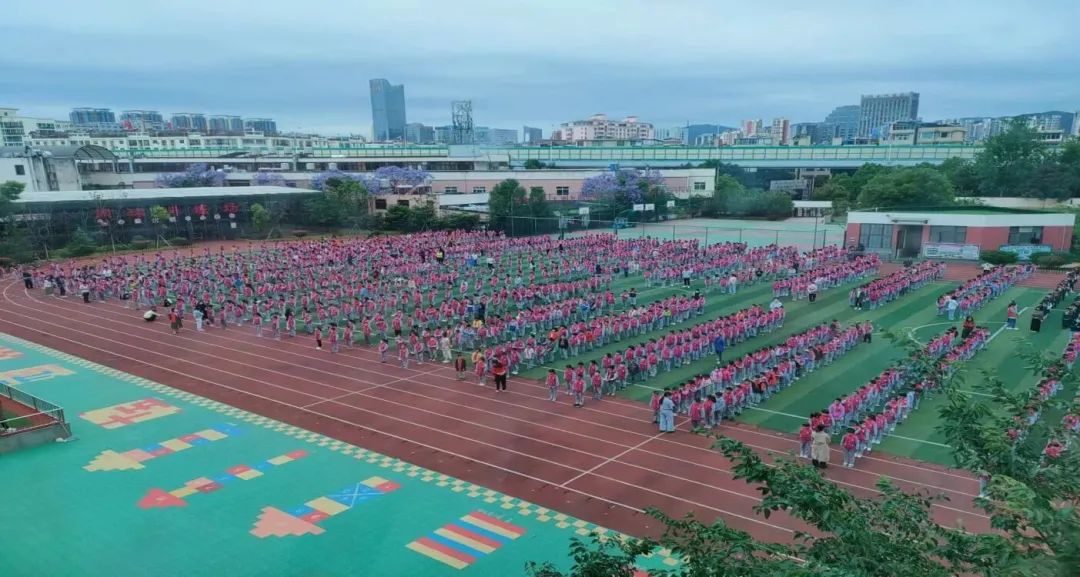 【校园简讯】五华区外国语实验小学2022年防震安全疏散演练活动