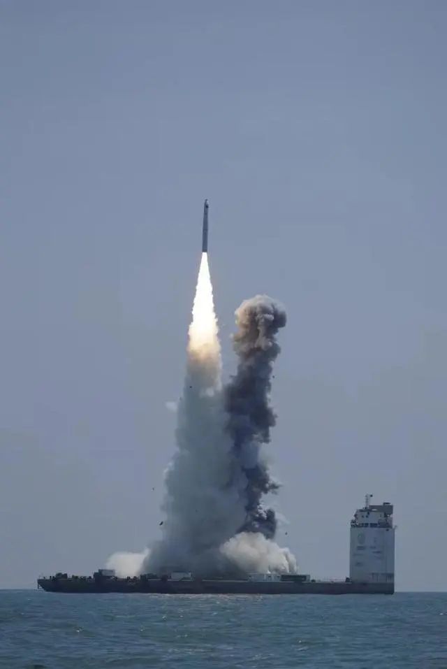 【热资讯】海上“一箭四星”！中国民营火箭首次海上发射，意义几何？