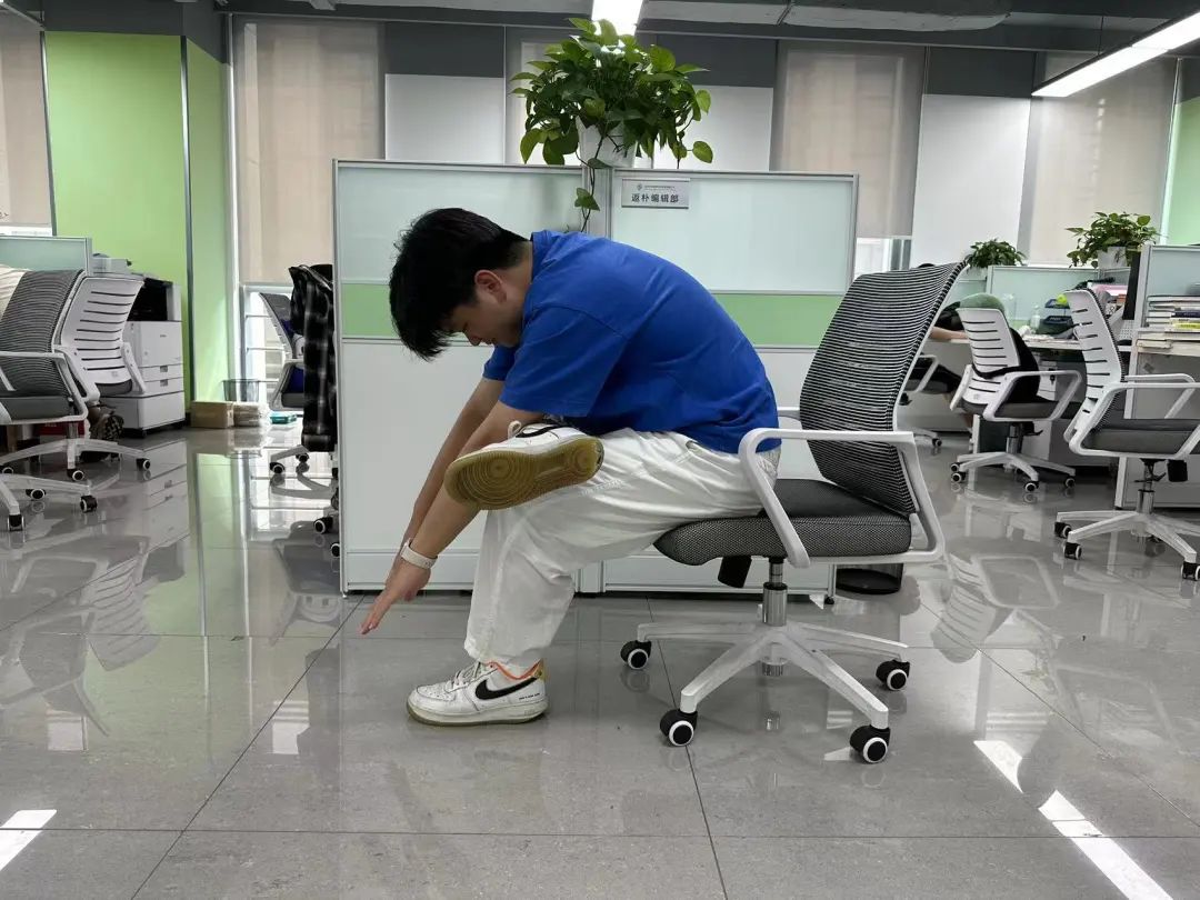 这个动作真的很伤身，但很多人天天都在做！解决方法→