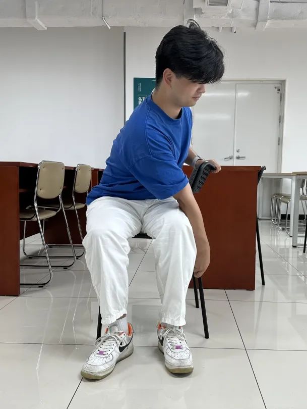 这个动作真的很伤身，但很多人天天都在做！解决方法→